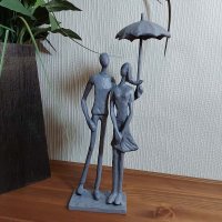 UMBRELLA COUPLE STANDING Elur Iron Figurine 25cm Grey Shimmer